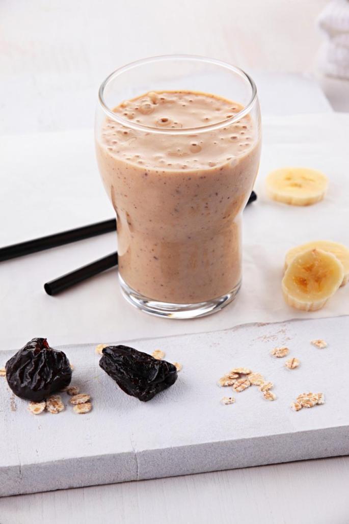 Banana, date & almond milkshake