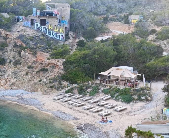 War on sun loungers in the Balearics