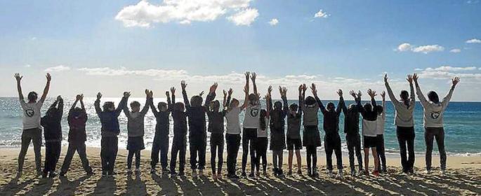 BIC students beach