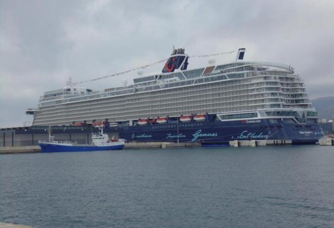 Mein Schiff 2 cruise ship