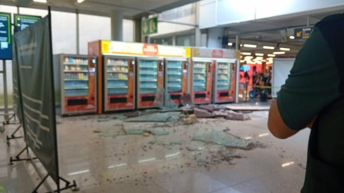 Collapse at Son Sant Joan Airport: Alarm as Part of Ceiling Falls in Palma Arrivals Area