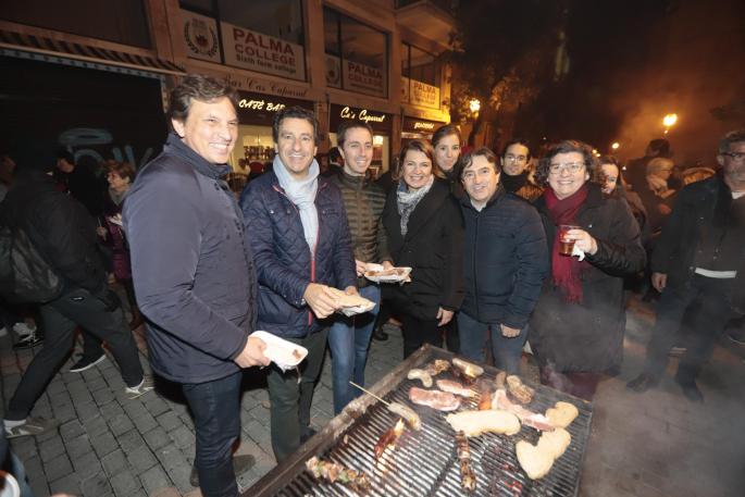 PALMA - MILES DE PERSONAS PARTICIPAN EN LA CELEBRACION DE LA REVETLA DE SANT SEBASTIA.