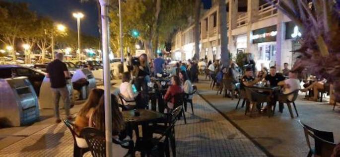 New terrace restrictions on the Paseo Marítimo.