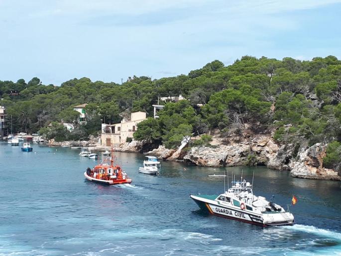Maritime Safety and Guardia Civil craft
