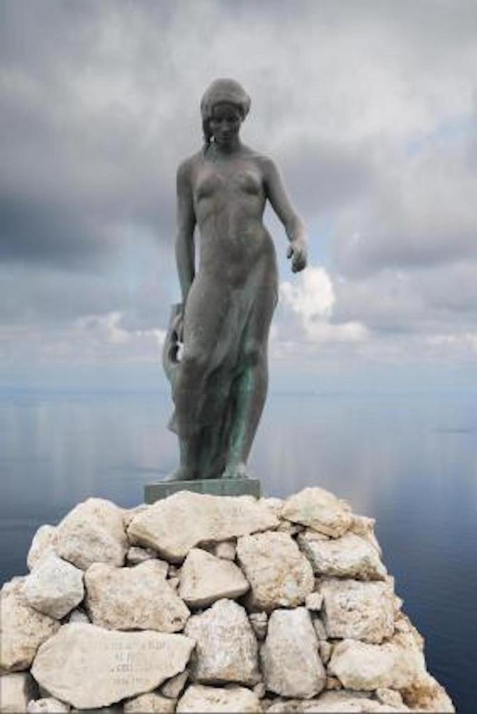 Nuredduna Statue in Palma.