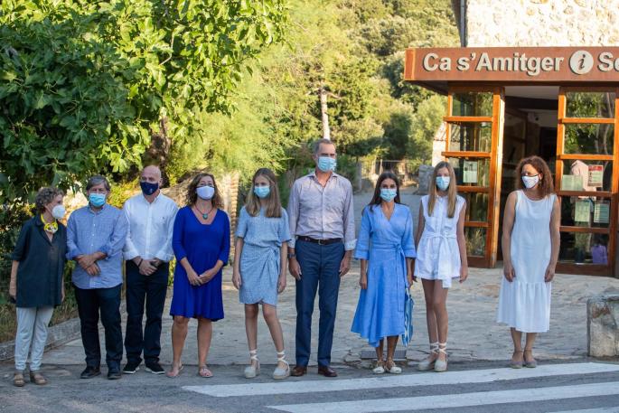 Spain's Royal Family with politicians in Lluc, Mallorca