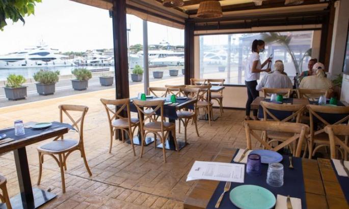 Bars and restaurants could demand digital passports.
