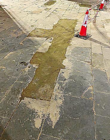 Repair of Plaça Espanya tiles in Palma, Mallorca