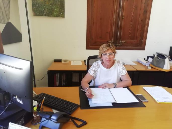 The town hall hadn’t spent a cent of the some 90 million euros it has in the bank