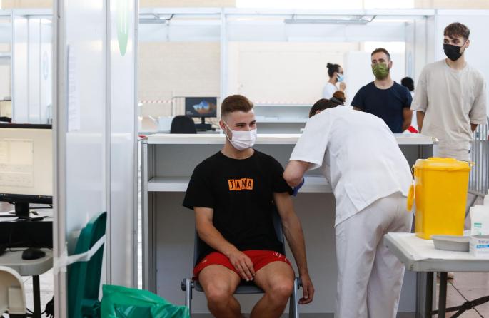 Balearic government wants more people to come forward for the booster jab.