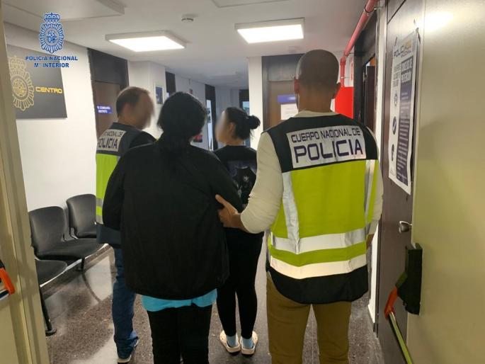Two carnation sellers arrested in Palma, Mallorca