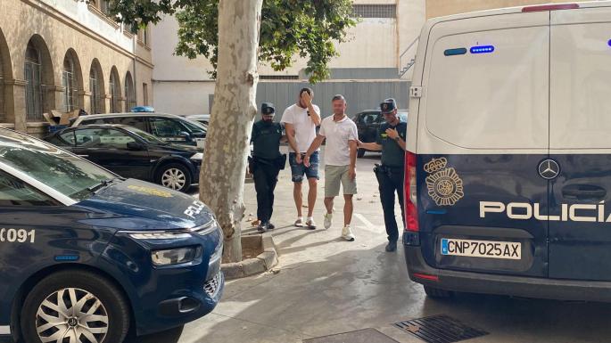 Two arrested for robberies arriving at court in Palma, Mallorca