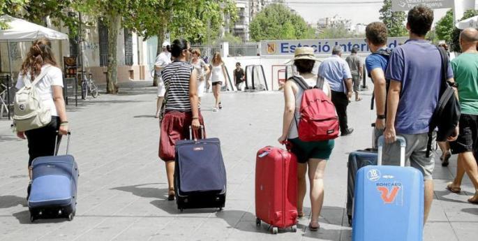 Tourists who have booked an apartment or holiday home are likely to be left without accommodation.