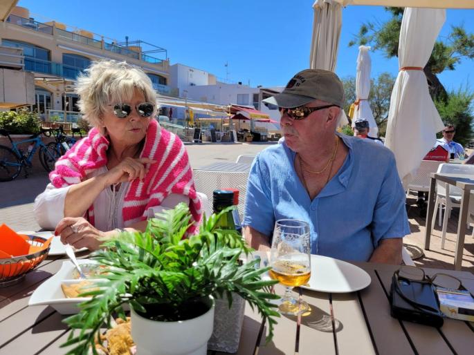 German couple saying goodbye to Mallorca