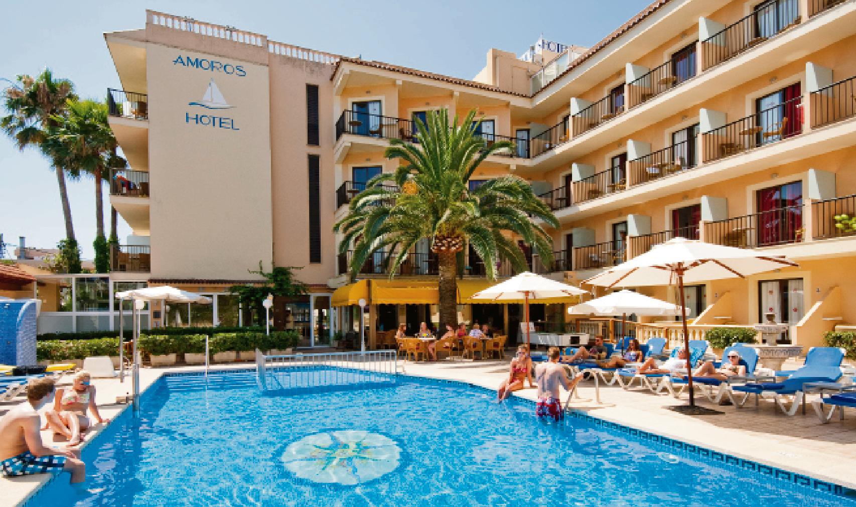 Enjoy a relaxing break in Cala Ratjada