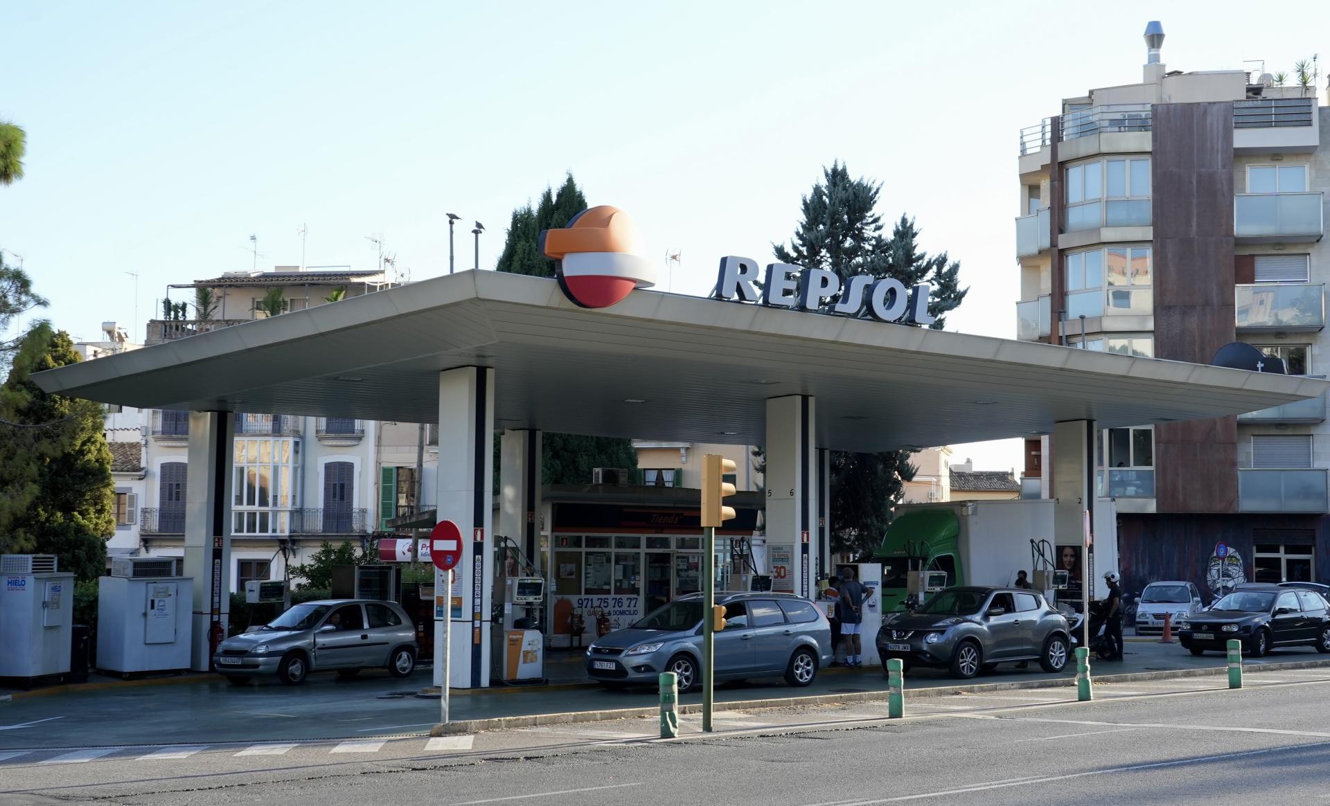 Palma Mallorca Avenidas petrol station still operating