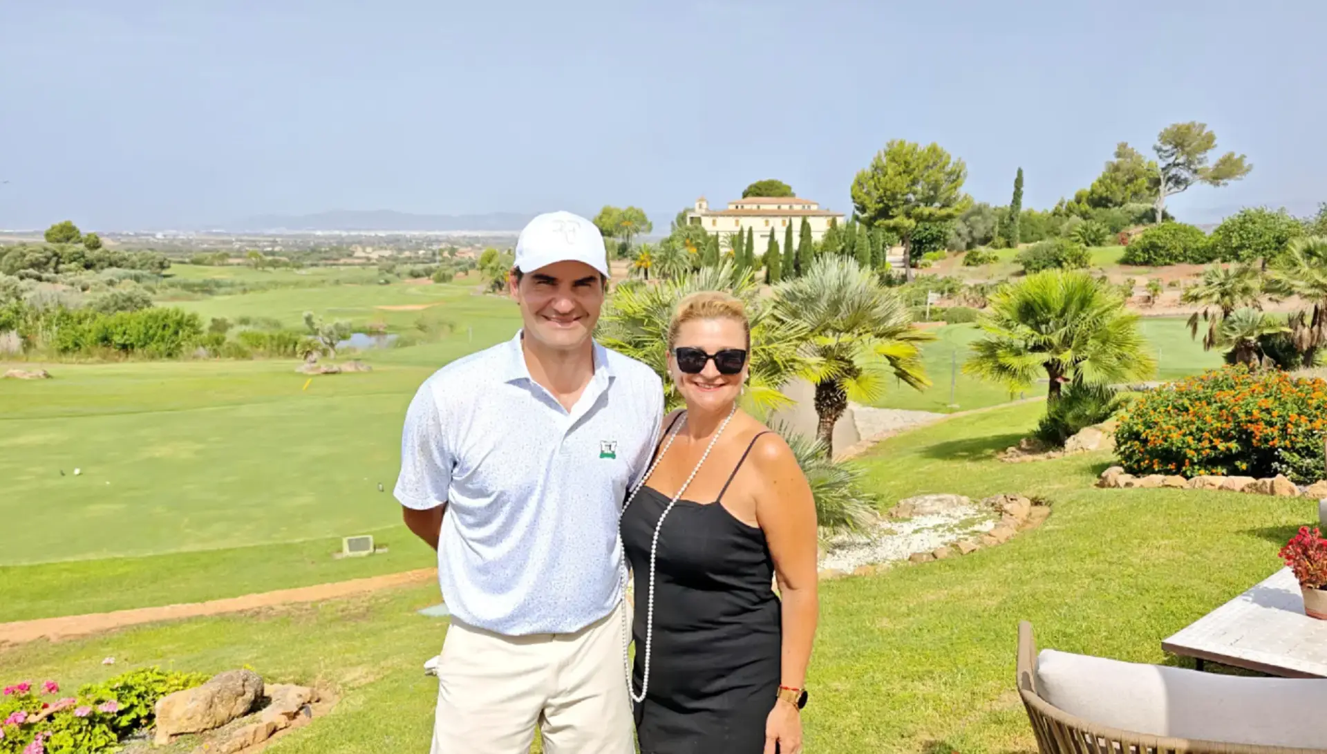 Roger Federer serves up a surprise in Mallorca