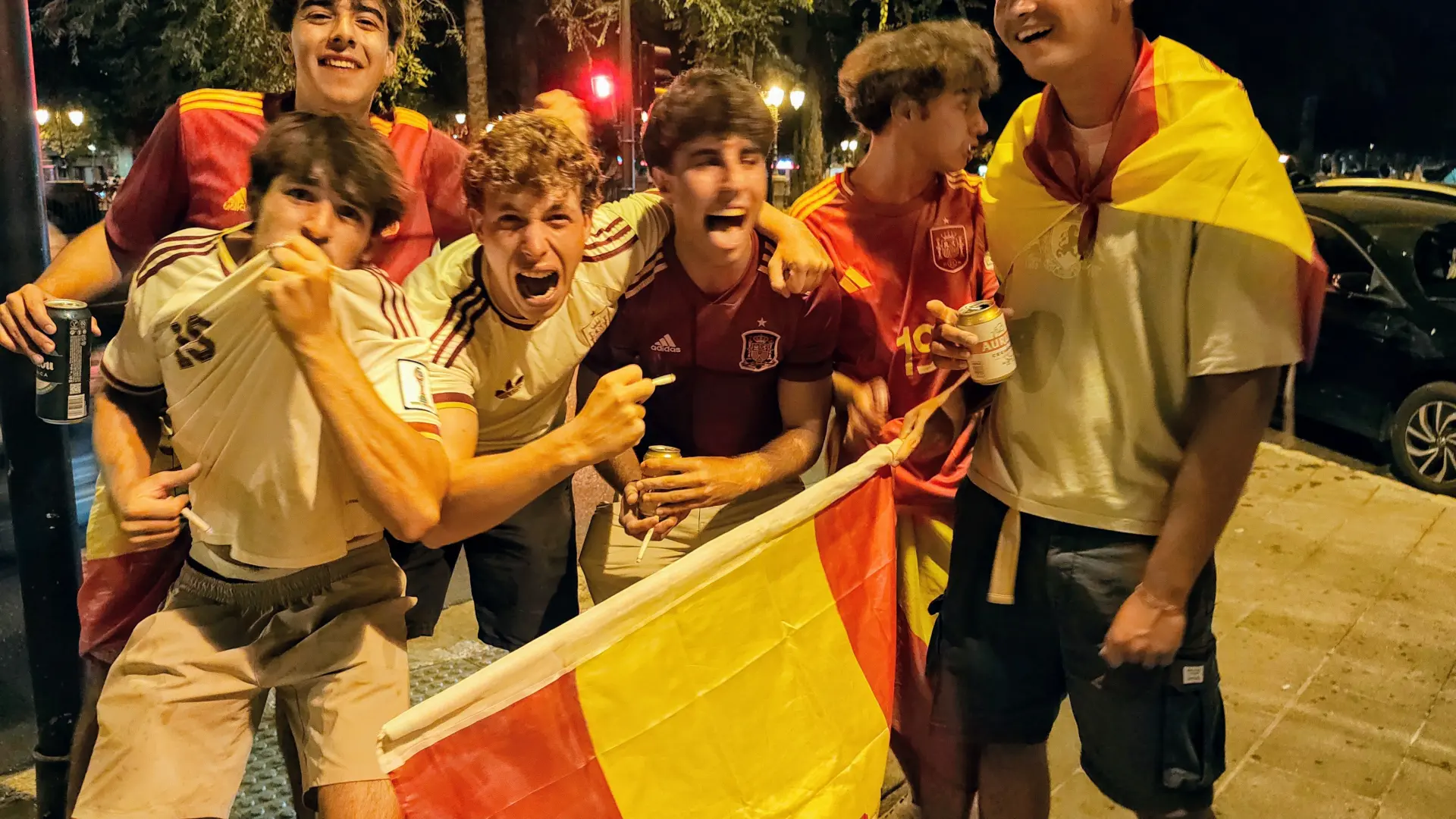 Spain silence Argentina to win World Cup crown