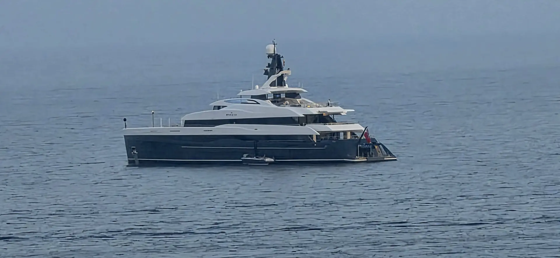 Basketball legend Michael Jordan and his yacht returns to Mallorca, off Puerto Portals