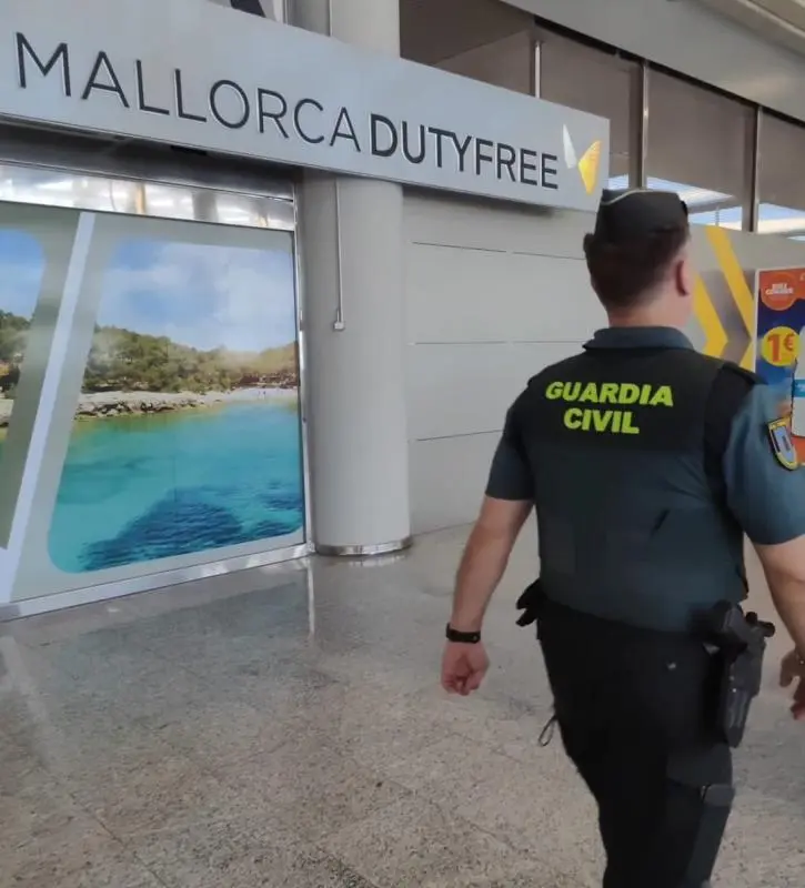 Four people who flew to Mallorca from Britain arrested for stealing goods worth 10,000 euros from the duty-free shop at Palma Airport