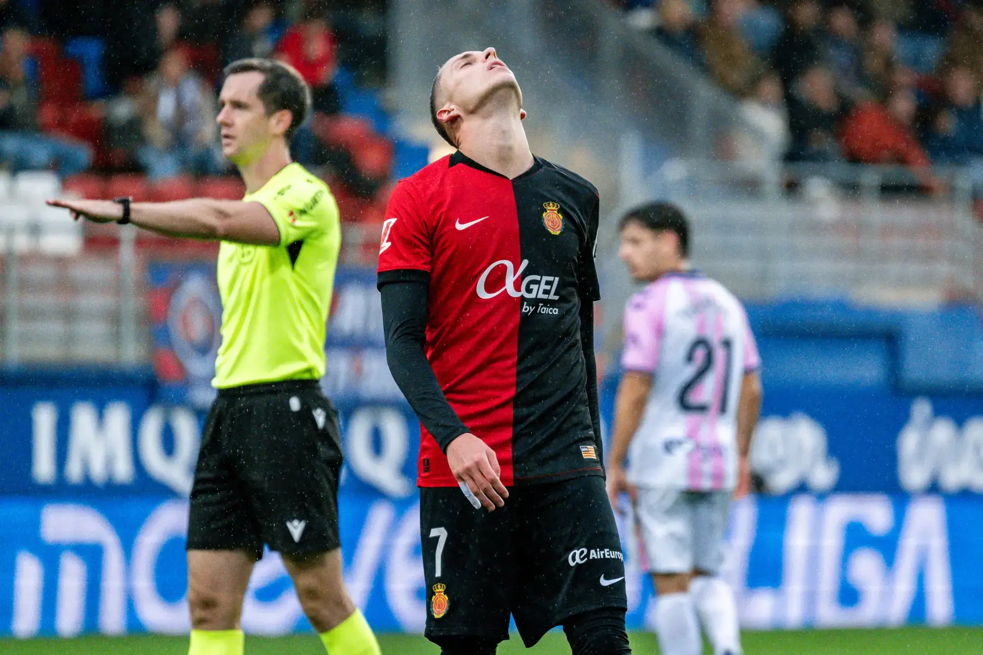 Alex Sala rues a miss for Mallorca against Eibar in La Segunda