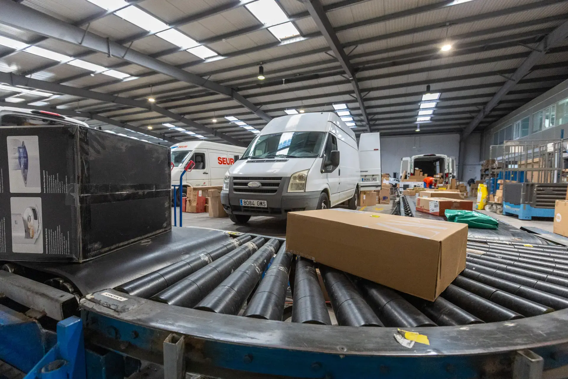 Parcel delivery distribution centre in Mallorca