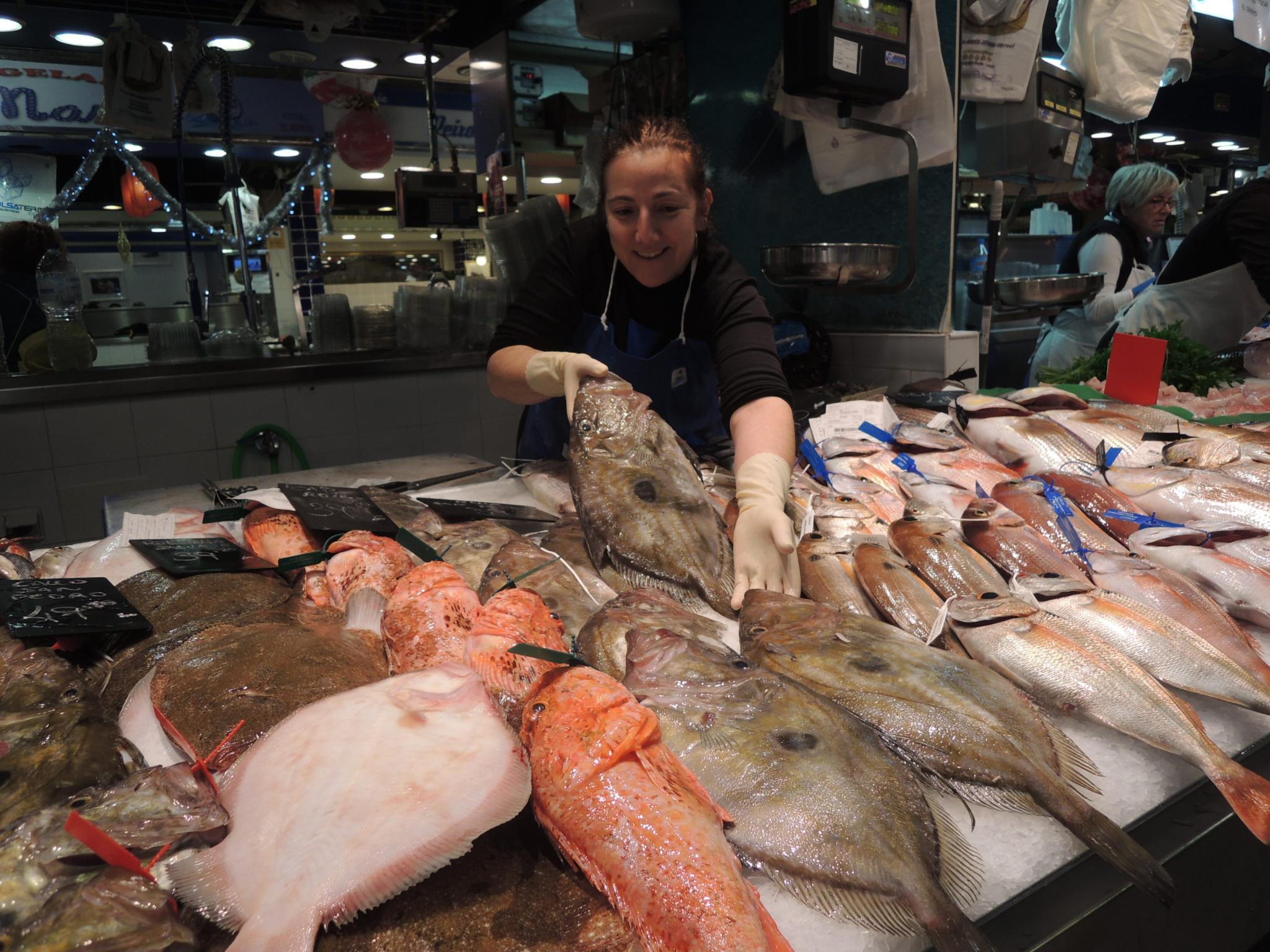 Fish supper in Palma markets