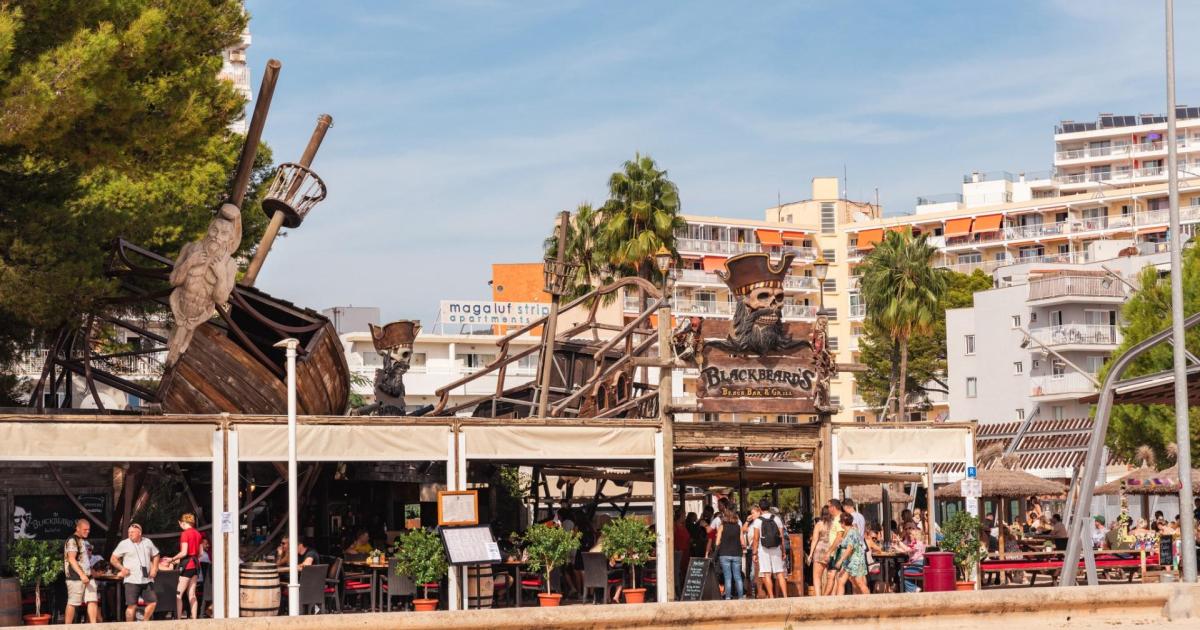 Blackbears beach bar and grill Magalluf Mallorca