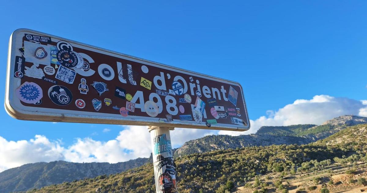 Mallorca cycling Cyclist club stickers on road signs