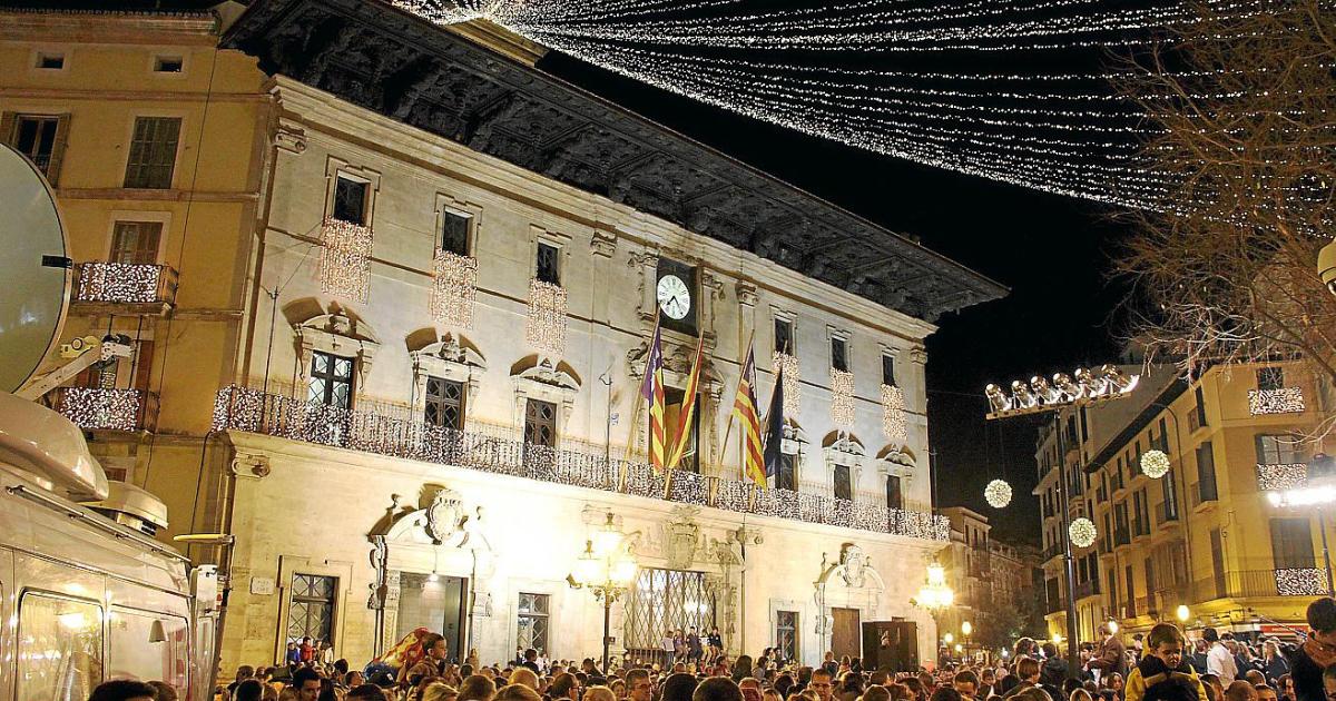 Christmas lights go on in Palma Friday evening