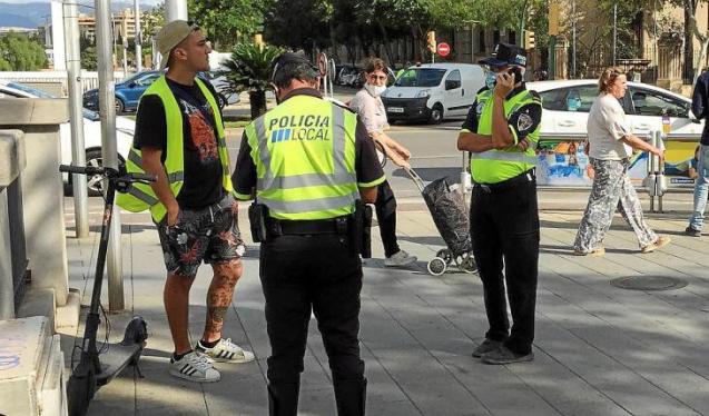 Policía en Palma.