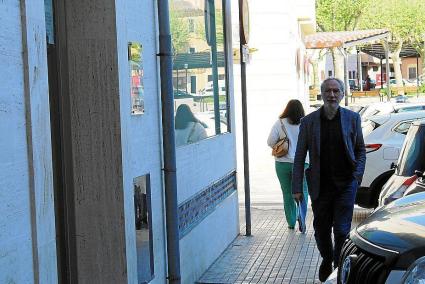 Mayor Miquel Àngel March arriving at court in April.