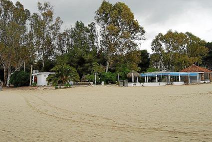 Cala Mondragó beach bar in Mallorca, closed and awaiting demolition