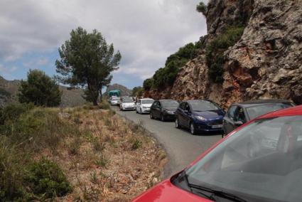 Measures being called for to liomit the number of vehicles in Mallorca.