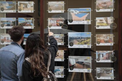 Estate agent window in Menorca