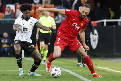 Vedat Muriqi for Real Mallorca against Valencia