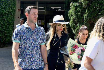 La Toya Jackson at Palma airport with Marcel Remus. Photo: Joan Llado.