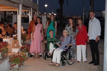 King and Queen with their daughters and the Queen Emeritus at Mia restaurant in Portitxol, Palma