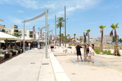 Tourists seen at the Magalluf promenade