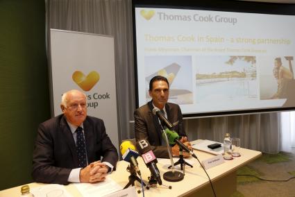 Peter Frankhauser, right, at presentation in Palma.