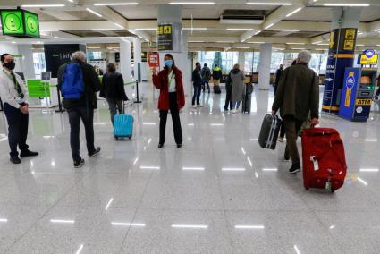 Tourists from Germany arrive at Palma Airport