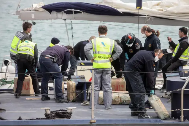 Aduanas y policías en Ibiza tras incautación de droga