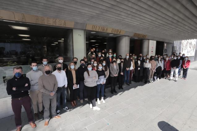 Personal de Grup Serra, que edita el Boletín Diario de Mallorca, guardó un minuto de silencio.