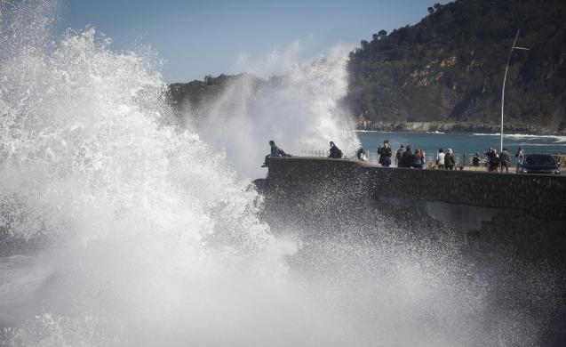 Aviso meteorológico por fuertes vientos en Mallorca e Ibiza.