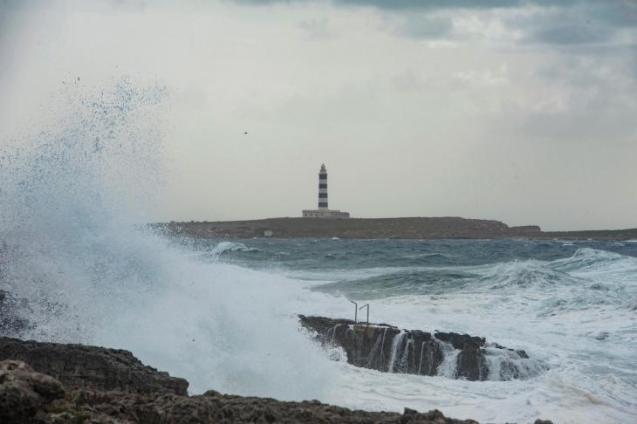 El mar embravecido en Mallorca