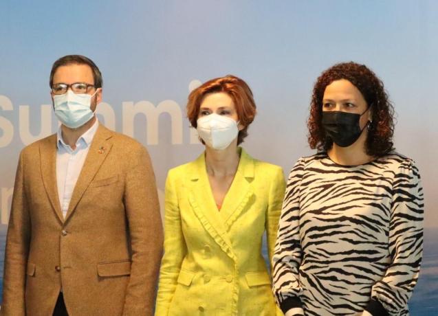 Catalina Cladera (derecha), presidenta del Consell de Mallorca, con el alcalde de Palma, José Hila, y Bel Oliver de la Organización Mundial del Turismo