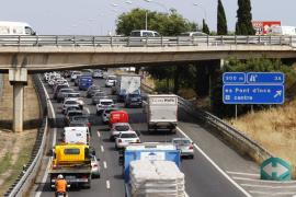 Tourist-season traffic jams renew debate over car restrictions in the Balearics.