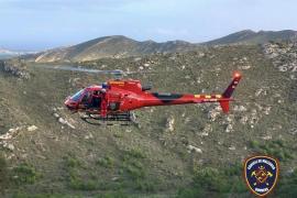 The Mallorca Fire Service helicopter attended the scene to rescue him and evacuated him to Son Espases Hospital with multiple in