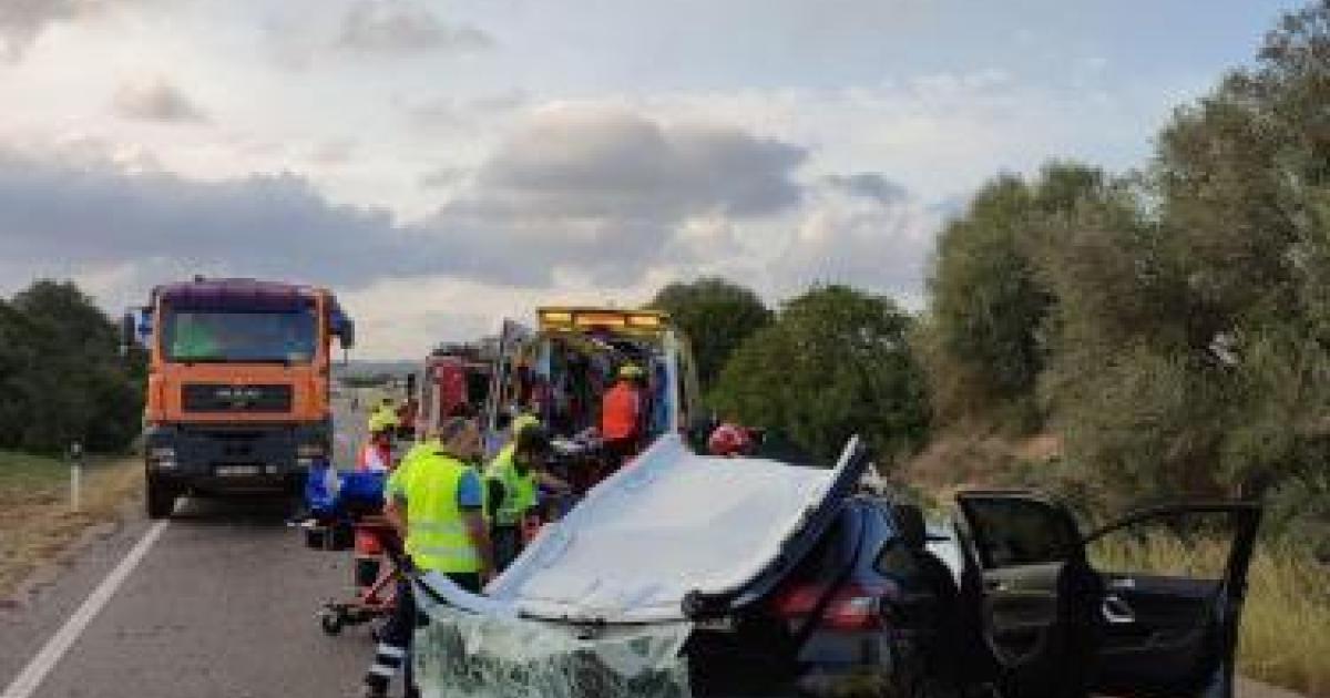 Mallorca emergencies: Two critical after head-on collision in Manacor