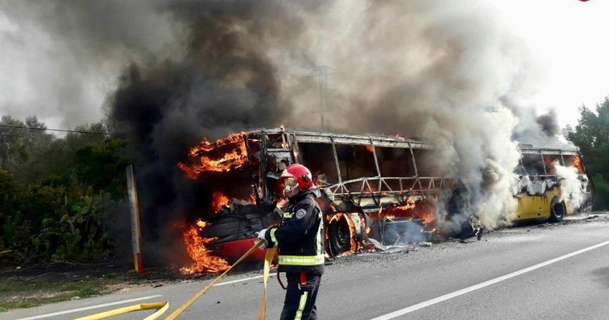 Burn Bus Another bus catches fire